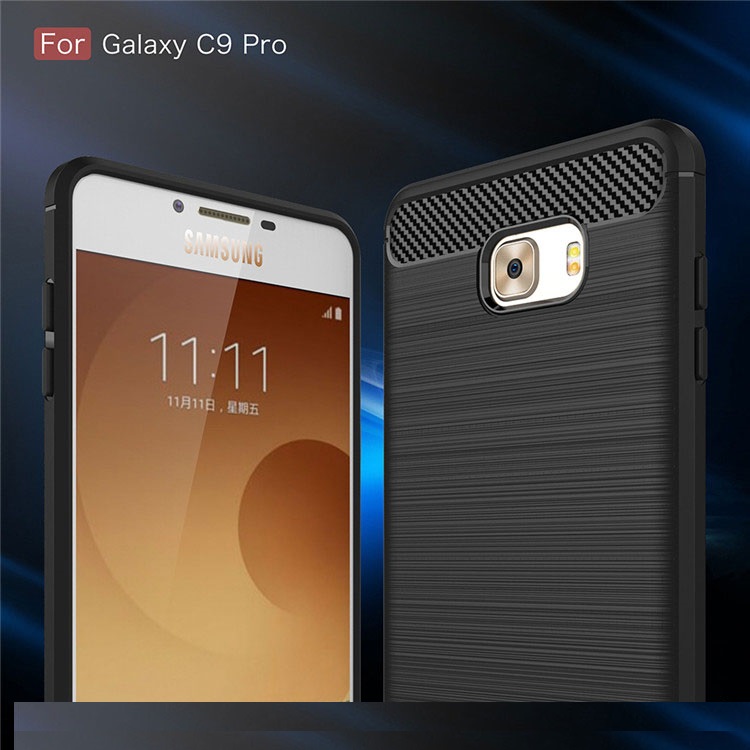 Ốp Lưng Samsung Galaxy C9 Pro Chống Sốc Hiệu Likgus Cao Cấp Giá Rẻ được làm bằng chất liệu TPU mền giúp bạn bảo vệ toàn diện mọi góc cạnh của máy rất tốt lớp nhựa này khá mỏng bên ngoài kết hợp thêm bên trên và dưới dạng carbon rất sang trọng