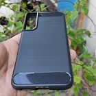 Ốp Lưng Samsung Galaxy S22 G901 Chống Sốc Hiệu Likgus Dạng Carbon Cao Cấp