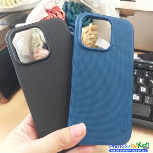 Ốp Lưng iPhone 16 Pro Nhựa Sần Viền Hai Bên Dẻo Hiệu Nillkin