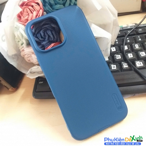 Ốp Lưng iPhone 16 Pro Max Nhựa Sần Viền Hai Bên Dẻo Hiệu Nillkin