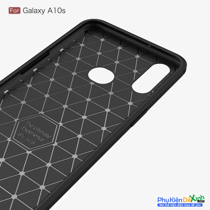 Ốp Lưng Samsung Galaxy A10s Chống Sốc Hiệu Likgus Cao Cấp được làm bằng chất liệu TPU mền giúp bạn bảo vệ toàn diện mọi góc cạnh của máy rất tốt lớp nhựa này khá mỏng bên ngoài kết hợp thêm bên trên và dưới dạng carbon
