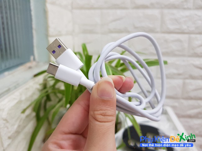 Dây Cáp Sạc Huawei Mate X Chuẩn Type C Chính Hãng cung cấp mức năng lượng cao hơn rất nhiều, lên đến 20V và 5A, so với mức 5V và 1,8A của phiên bản USB trước đó.