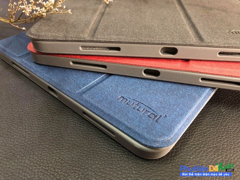 Bao Da iPad Pro 12.9 2018 Leather Case Hiệu Mutural Chính Hãng được thiết kế 2 bề mặt da cùng màu trang trí xung quanh đường viền đen rất chắc chắn, bên trong có lớp đệm thoát nhiệt tốt. 