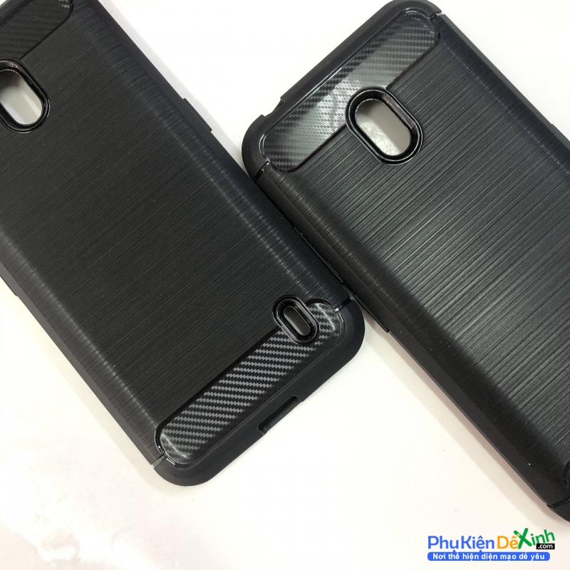 Ốp Lưng Nokia 2.2 Chống Sốc Dạng Carbon Likgus Amor được làm bằng chất liệu TPU mềm giúp bạn bảo vệ toàn diện mọi góc cạnh của máy rất tốt lớp nhựa này khá mỏng bên ngoài kết hợp thêm bên trên và dưới dạng carbon