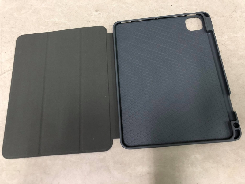 Bao Da iPad Pro 11 2021 Leather Case Hiệu Mutural Chính Hãng làm bằng chất liệu vải và tpu cao cấp, thiết kế dạng chống sốc, có khay đựng bút, chức năng đóng tắt màn hình, rất đa năng và tiện dụng