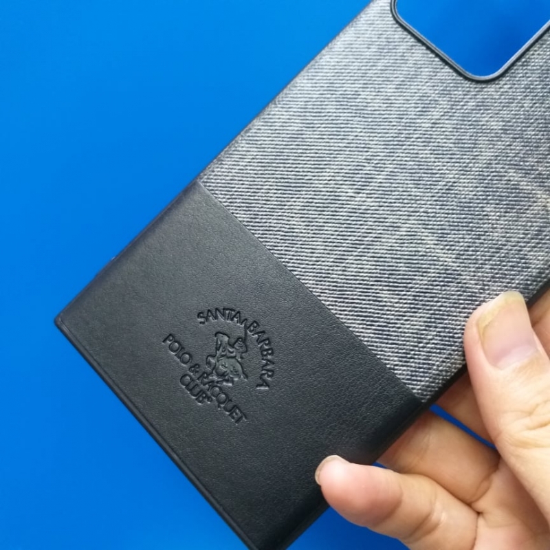 Ốp lưng Samsung Galaxy Note 20 Ultra Hiệu PoLo & Racquet Club Santa Barbara thiết kế cực kì sang trọng, đẳng cấp, mặt trong ốp được làm bằng chất liệu PC cao cấp gia công tinh sảo với gam màu cổ điển thích hợp dành cho phái mạnh.