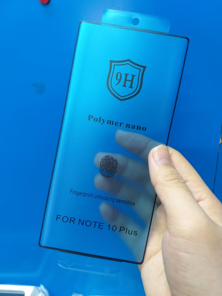 Miếng Dán Film Full Màn Samsung Note 10 Plus Cao Cấp được làm bằng chất liệu dẻo có độ trong suốt như máy Zin, bảo vệ siêu phẩm luôn đẹp như mới hạn chế trầy xước hiệu quả.