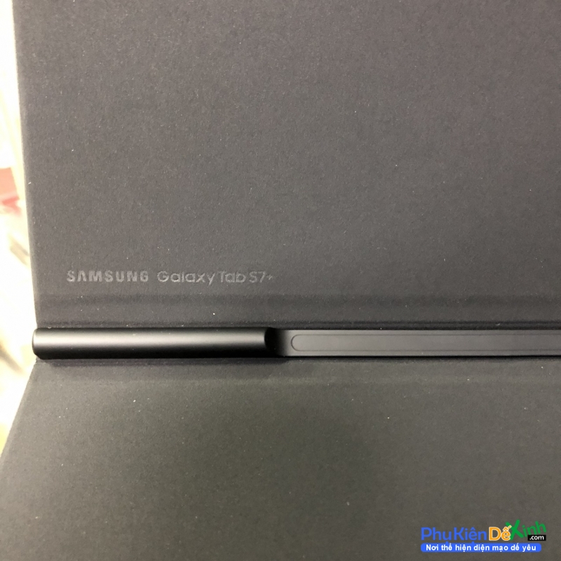 Bao Da Samsung Galaxy Tab S7+ S7 Plus Book Chính Hãng sử dụng chất liệu PU kết hợp da simili cao cấp giúp bảo vệ, chống trầy xước, bụi bẩn có khay để bút 